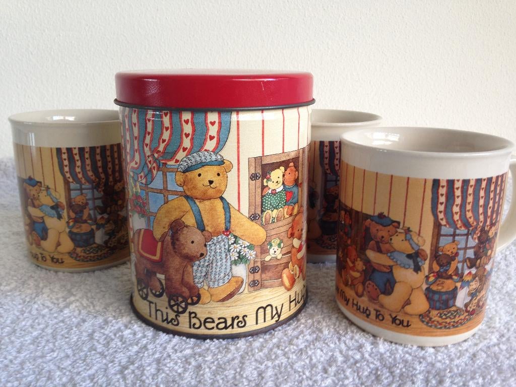 🧸3 Prachtig BERENFAMILIE MOKKEN/Bekers & BLIK uit 1992., Ophalen of Verzenden, Zo goed als nieuw, Overige stijlen, Kop(pen) en/of Schotel(s)