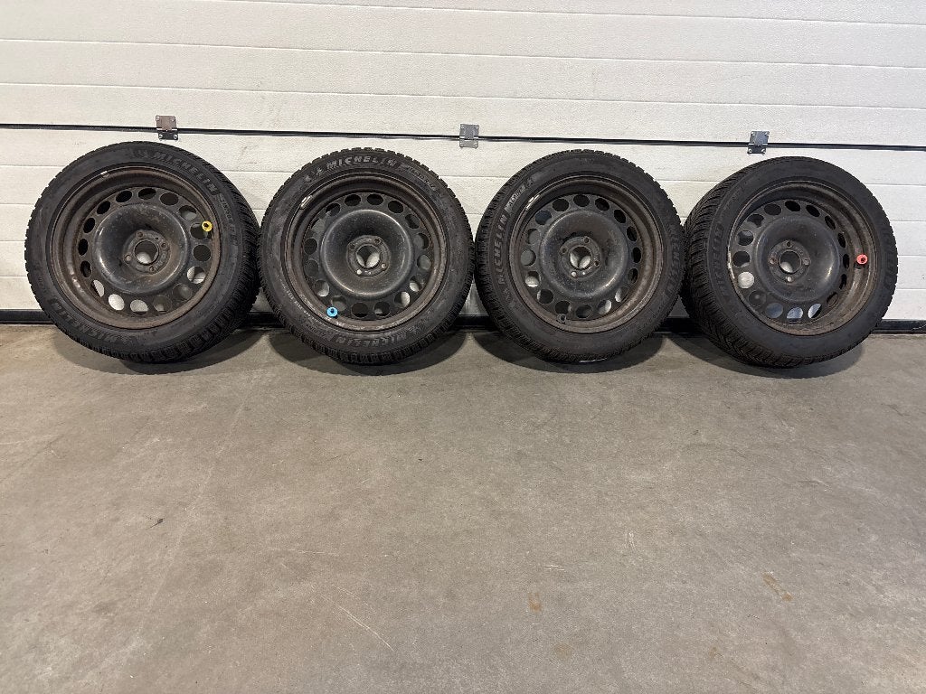 17" michelin winterbanden st. 4 x 108 div. peugeot, citroen, Auto-onderdelen, Ophalen, Banden en Velgen, 17 inch, Winterbanden