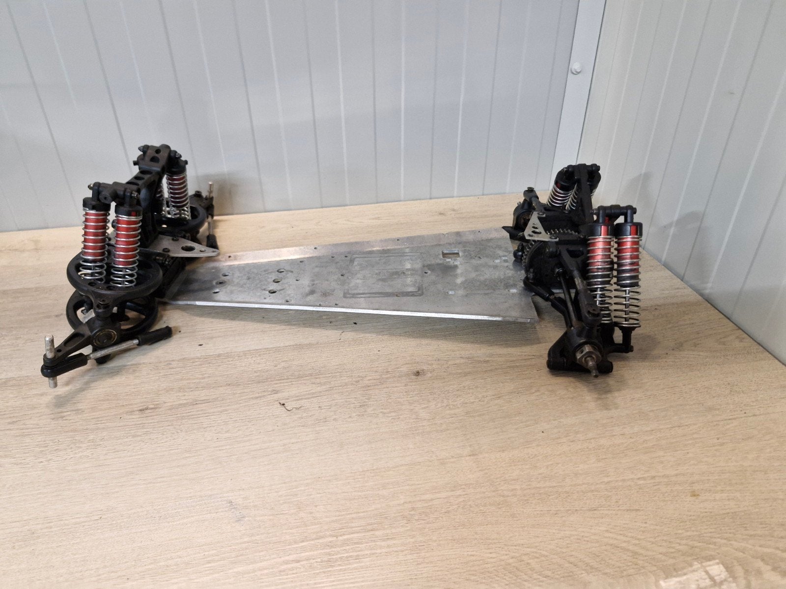 Fg monstertruck chassis, Hobby en Vrije tijd, Modelbouw | Radiografisch | Auto's, Ophalen of Verzenden, Overige schalen, Benzine