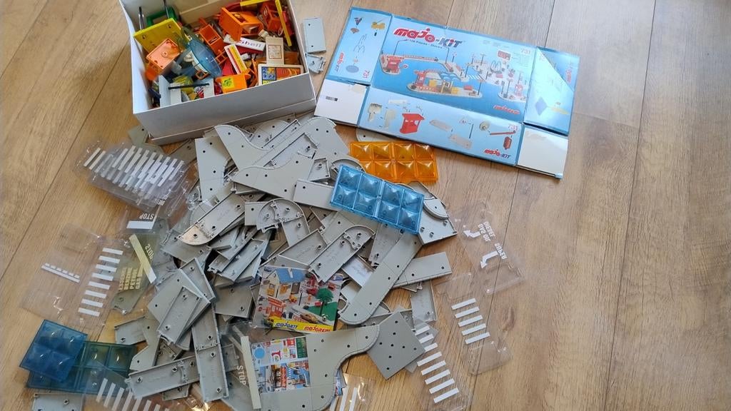 Majo-Kit Bouwset. Doos vol diversen, Ophalen of Verzenden, Gebruikt