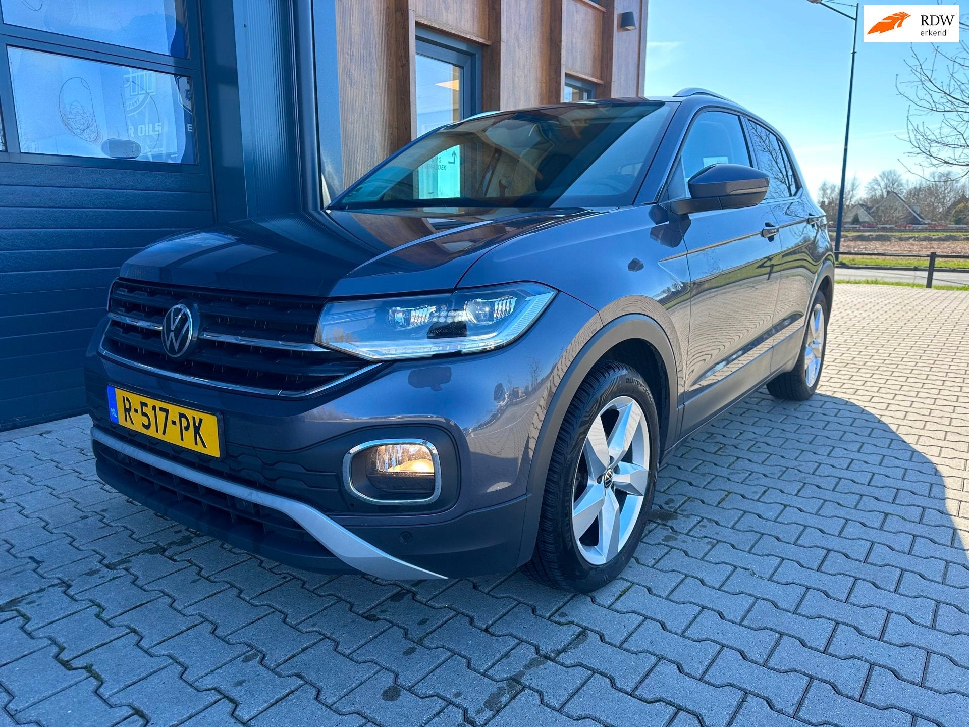 Volkswagen T-Cross 1.5 TSI Style Business R l automaat l sto, 4 cilinders, 150 pk, Grijs, SUV of Terreinwagen