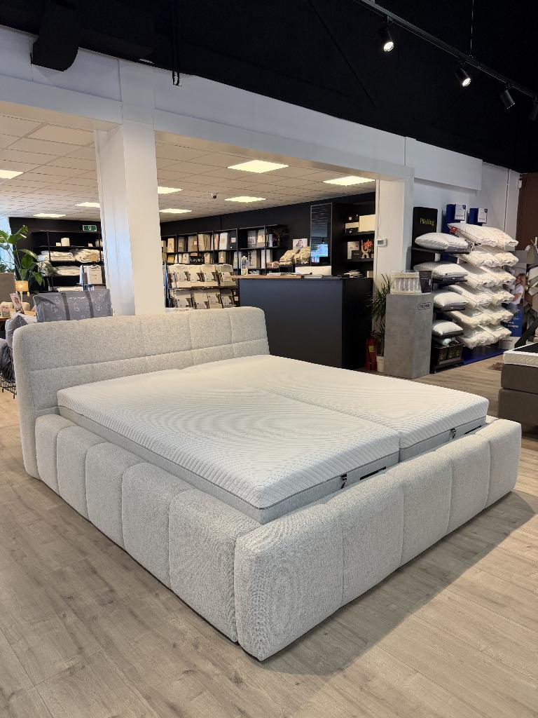 Luxe Cloud Boxspring | Showroom model | Direct leverbaar, Huis en Inrichting, Slaapkamer | Bedden, Ophalen, Eenpersoons, Nieuw