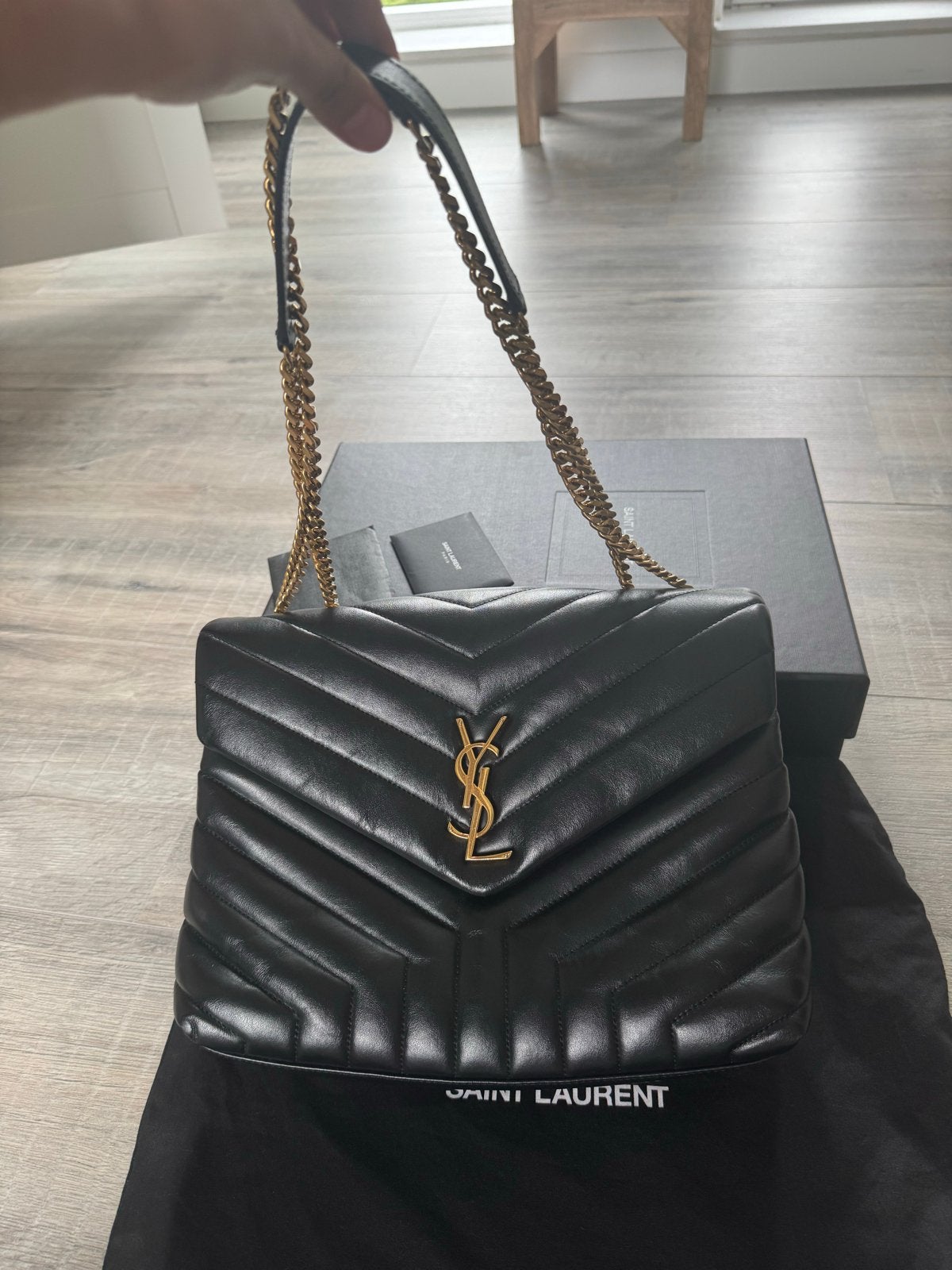 YSL Medium Loulou Schoudertas - Zwart, Ophalen, Zo goed als nieuw, Zwart, Schoudertasje