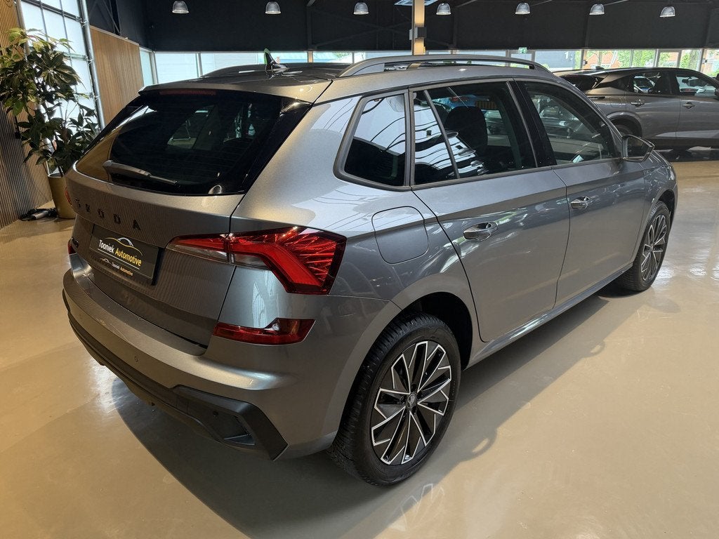 Skoda Kamiq Black Dots 1.0 TSI Business Edition Stoelverwarm, Auto's, Skoda, Stof, Gebruikt, Blauw, 116 pk