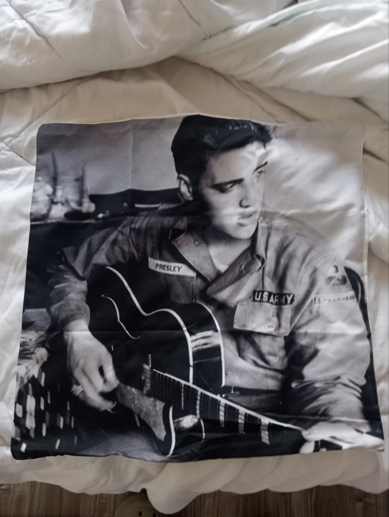 te koop mooie kussensloop van Elvis Presley, Ophalen, Nieuw, Overige maten, Overige typen