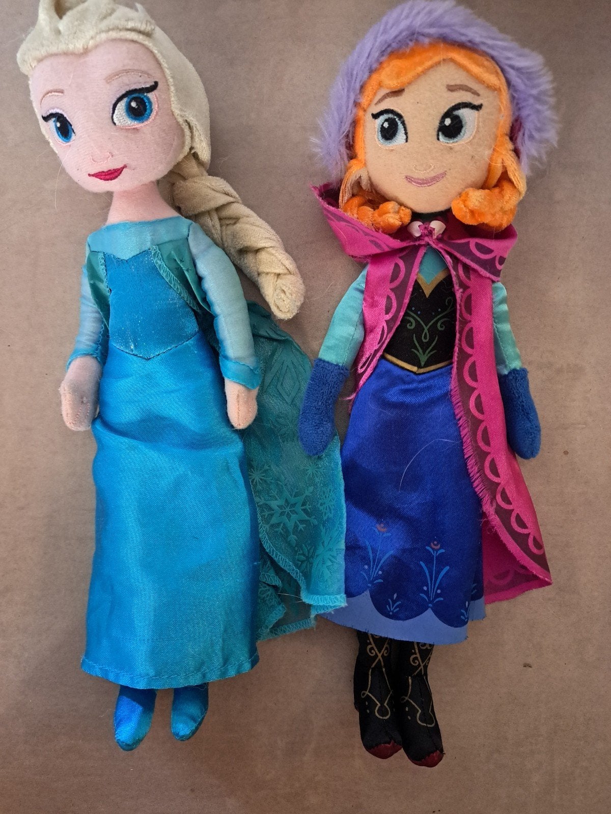 Anna en Elsa poppen, Ophalen of Verzenden