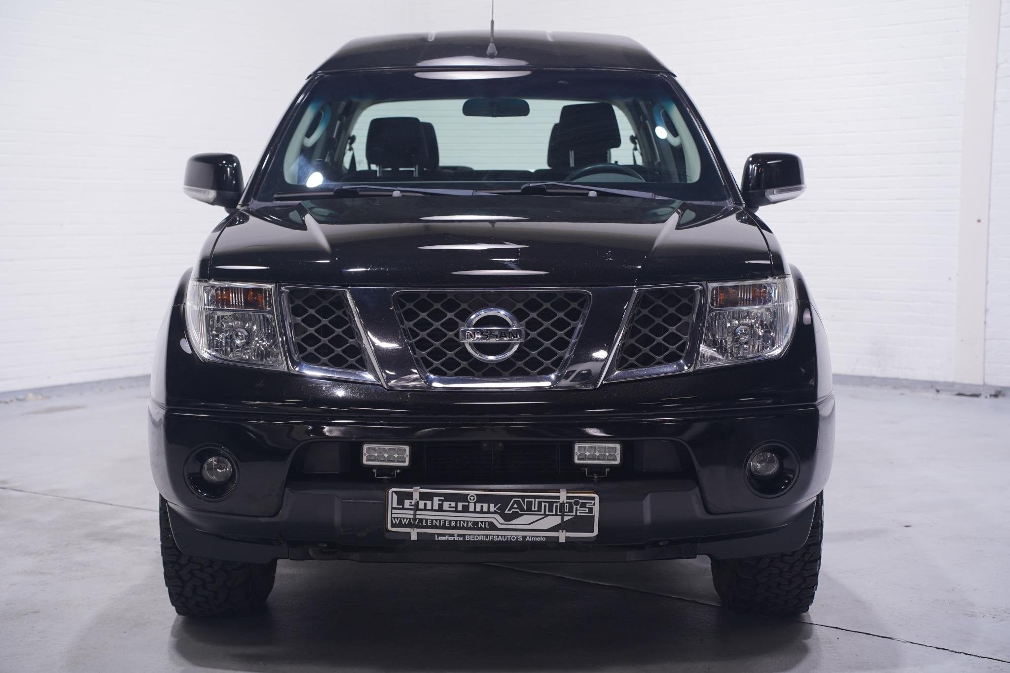 Nissan Navara 2.5 dCi LE Double Cab 5 persoons uitv Airco, Auto's, Nissan, Automaat, Stof, Gebruikt, Multifunctioneel stuurwiel