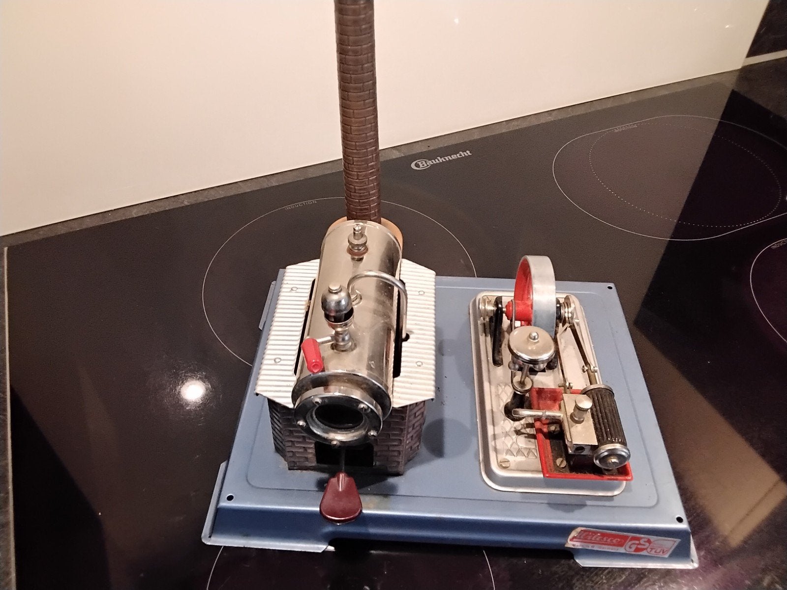 Wilesco D10 Stoommachine met stoomfluit en regulateur, Ophalen of Verzenden, Gebruikt