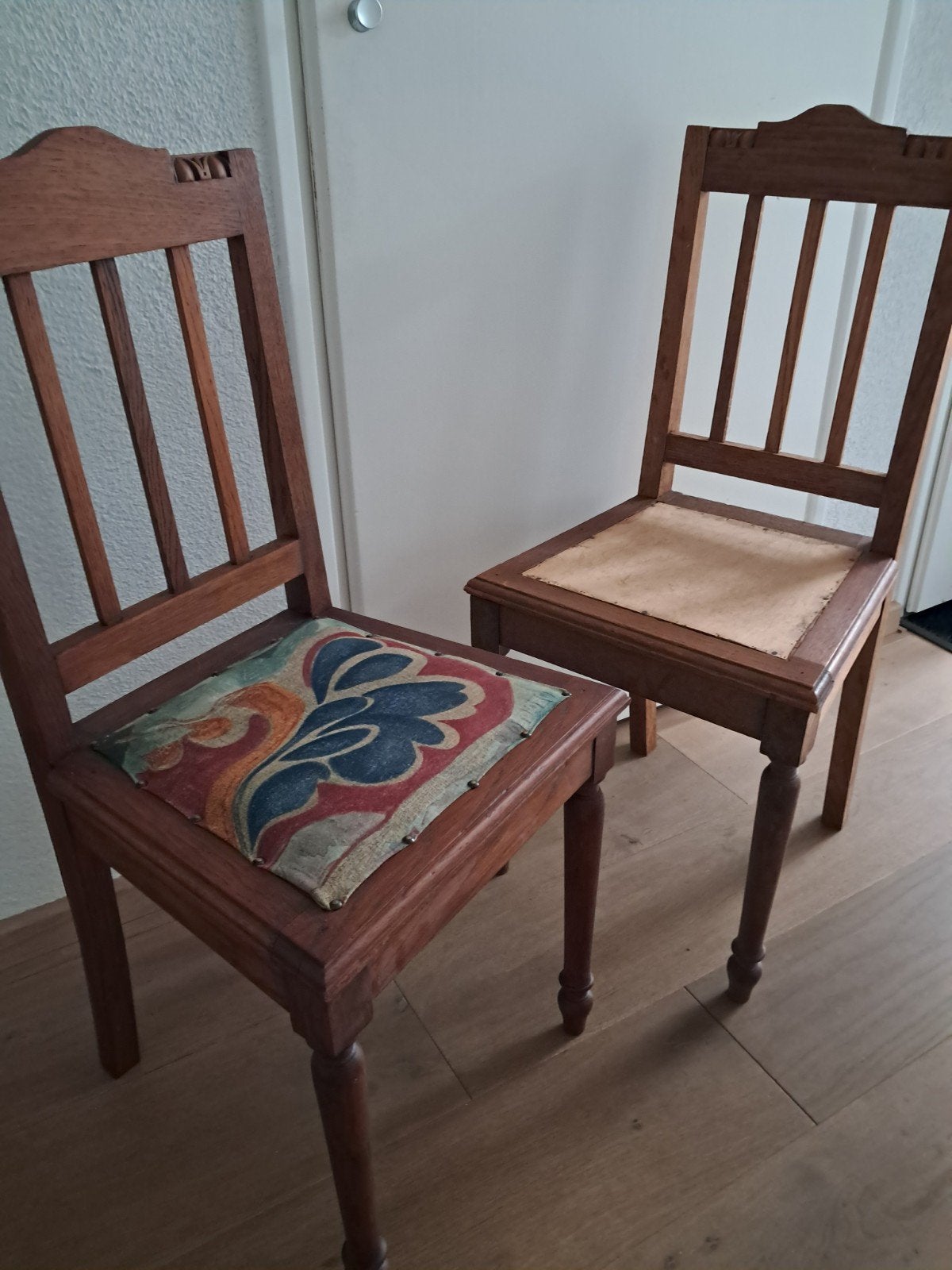 2 antiek eiken stevige eetkamerstoelen, Antiek en Kunst, Ophalen