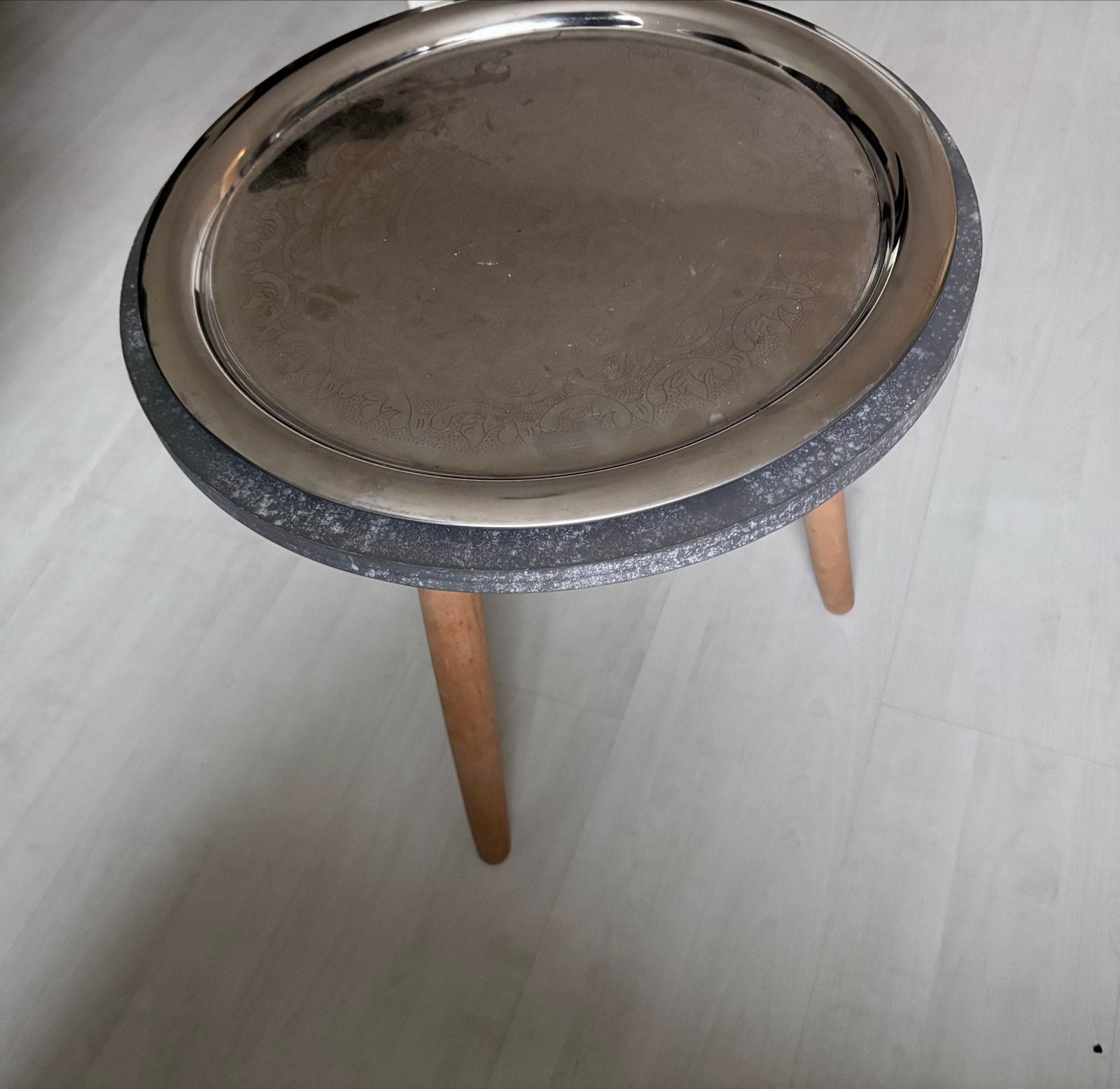 Ronde bijzettafel met dienblad, industrieel design, Minder dan 45 cm, Minder dan 55 cm, Gebruikt, Rond