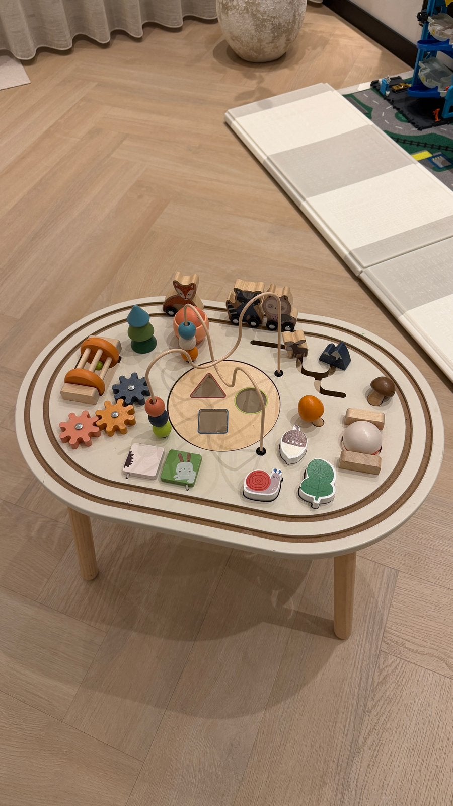Petit Améle activiteitentafel / motoriektafel, Ophalen, Zo goed als nieuw