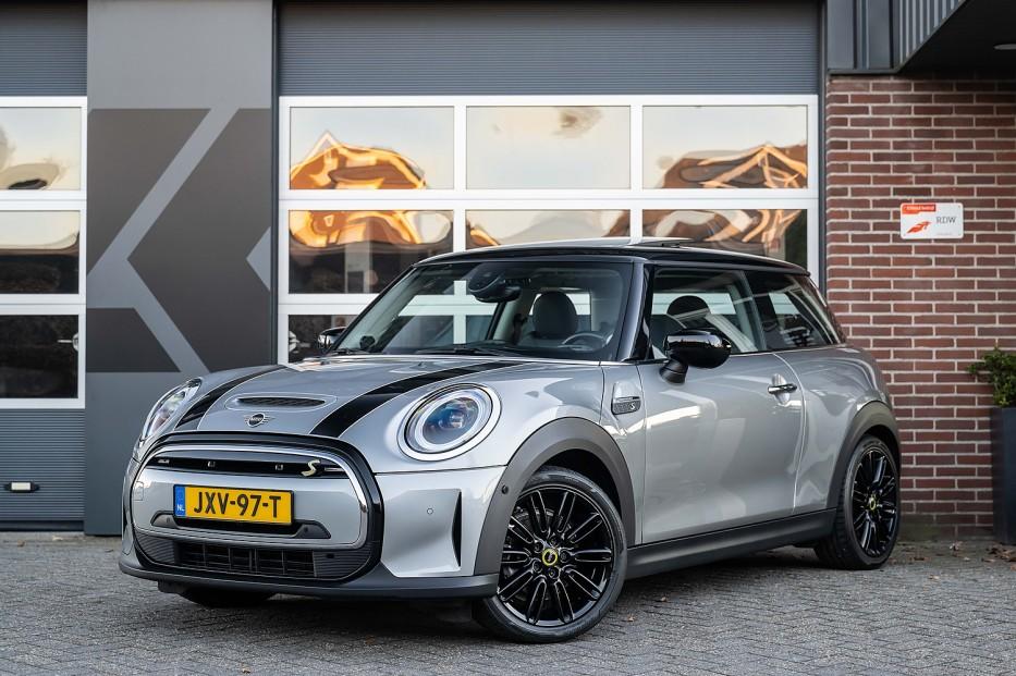 MINI Cooper SE Classic Trim | Panorama | Harman/Kardon | Hea, Auto's, Mini, Gebruikt, 33 kWh, 4 stoelen, Mini Electric