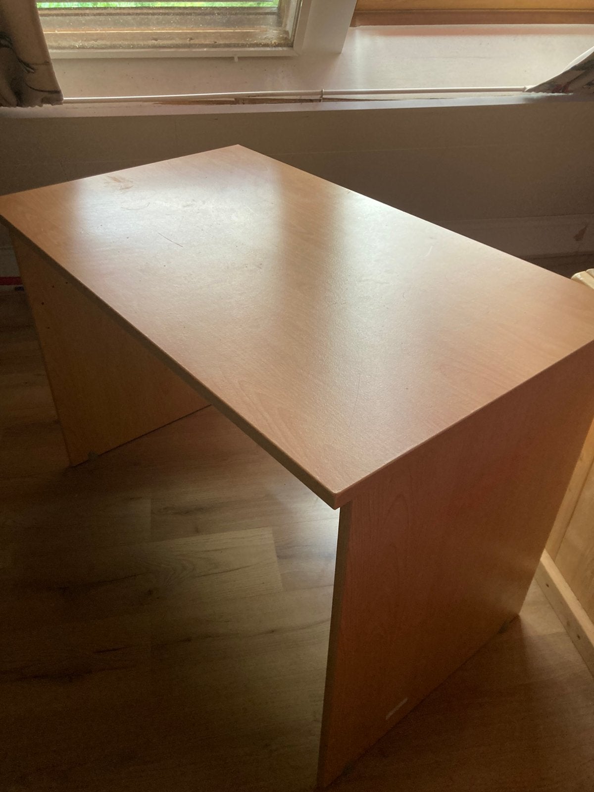 Gratis bureau, Demontabel, Gebruikt, 63 cm, Spaanplaat of MDF