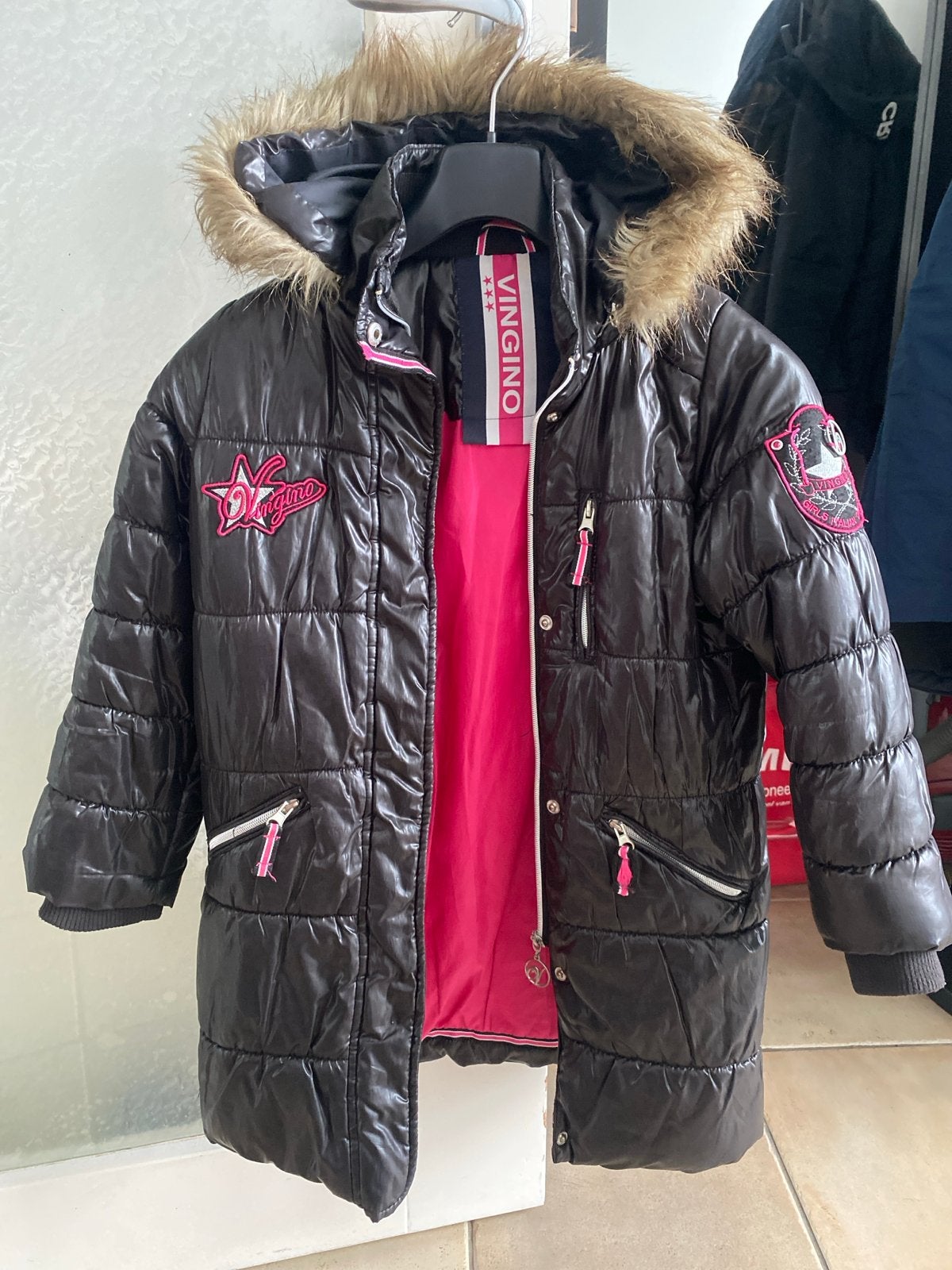 Vingino winterjas voor meisjes - Zwart met roze voering, Ophalen of Verzenden, Zo goed als nieuw, Meisje