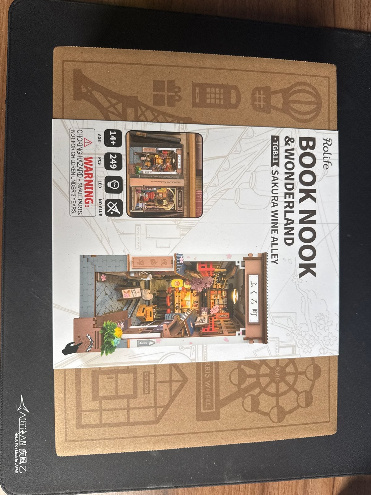 Rolife Book Nook Sakura Wine Alley Knutselset, Ophalen, Overige thema's, Nieuw, Meerkleurig