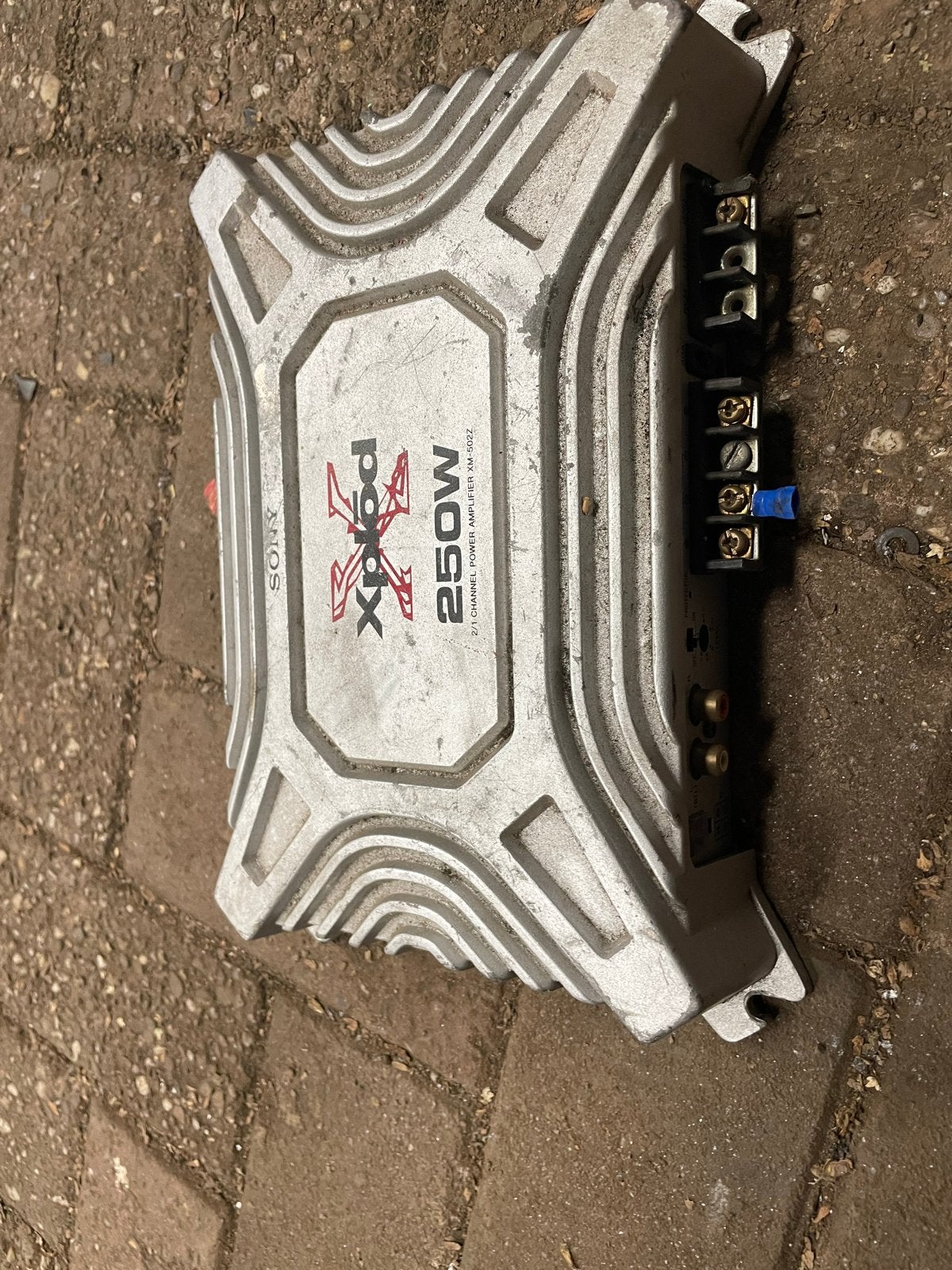 Sony Xplod 250W Versterker - 2-kanaals, Gebruikt, Ophalen of Verzenden, Sony, 120 watt of meer
