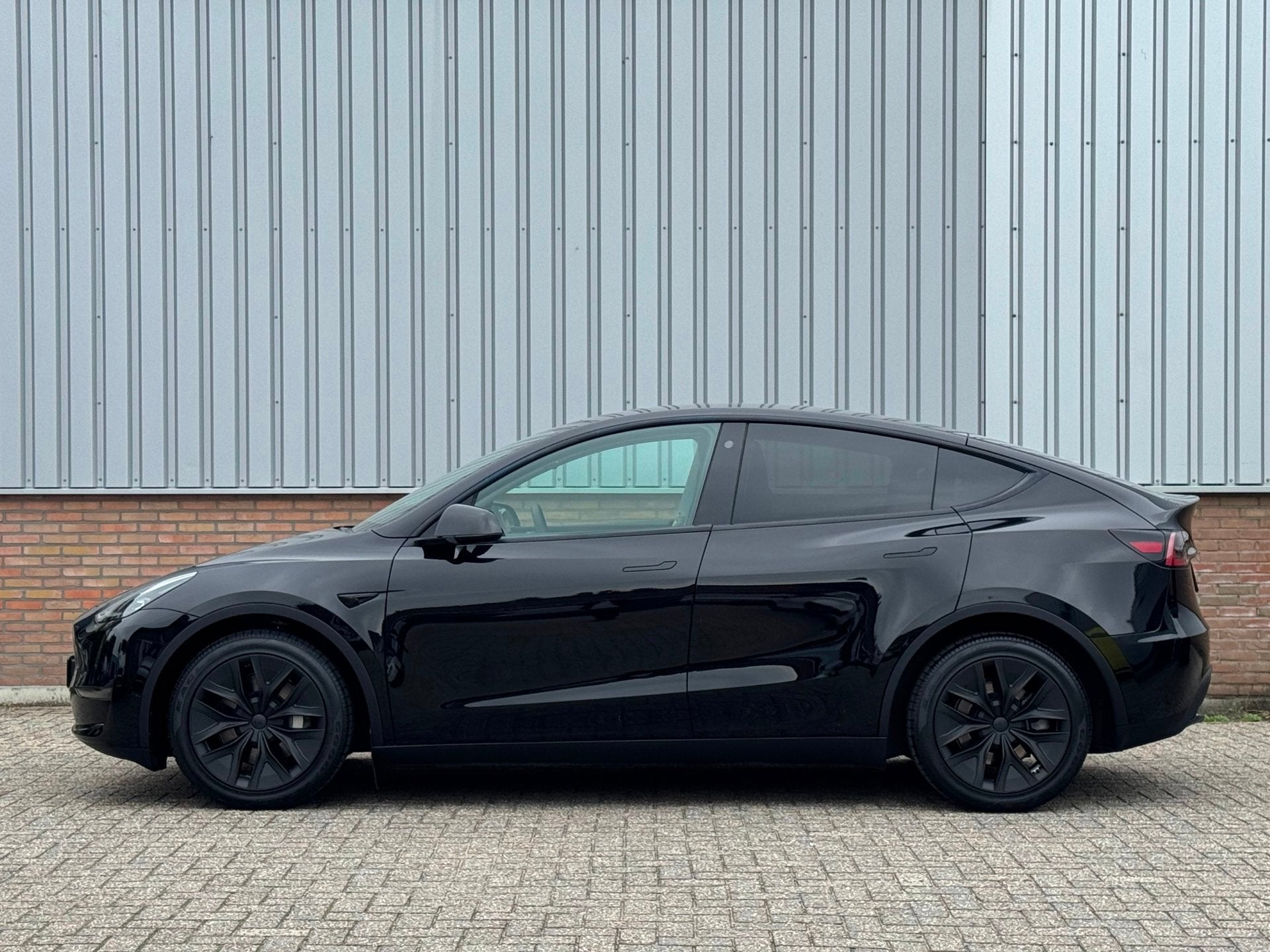 Foto 3 van Tesla MODEL Y Long Range AWD 75kWh FSD/ SOH 94,4