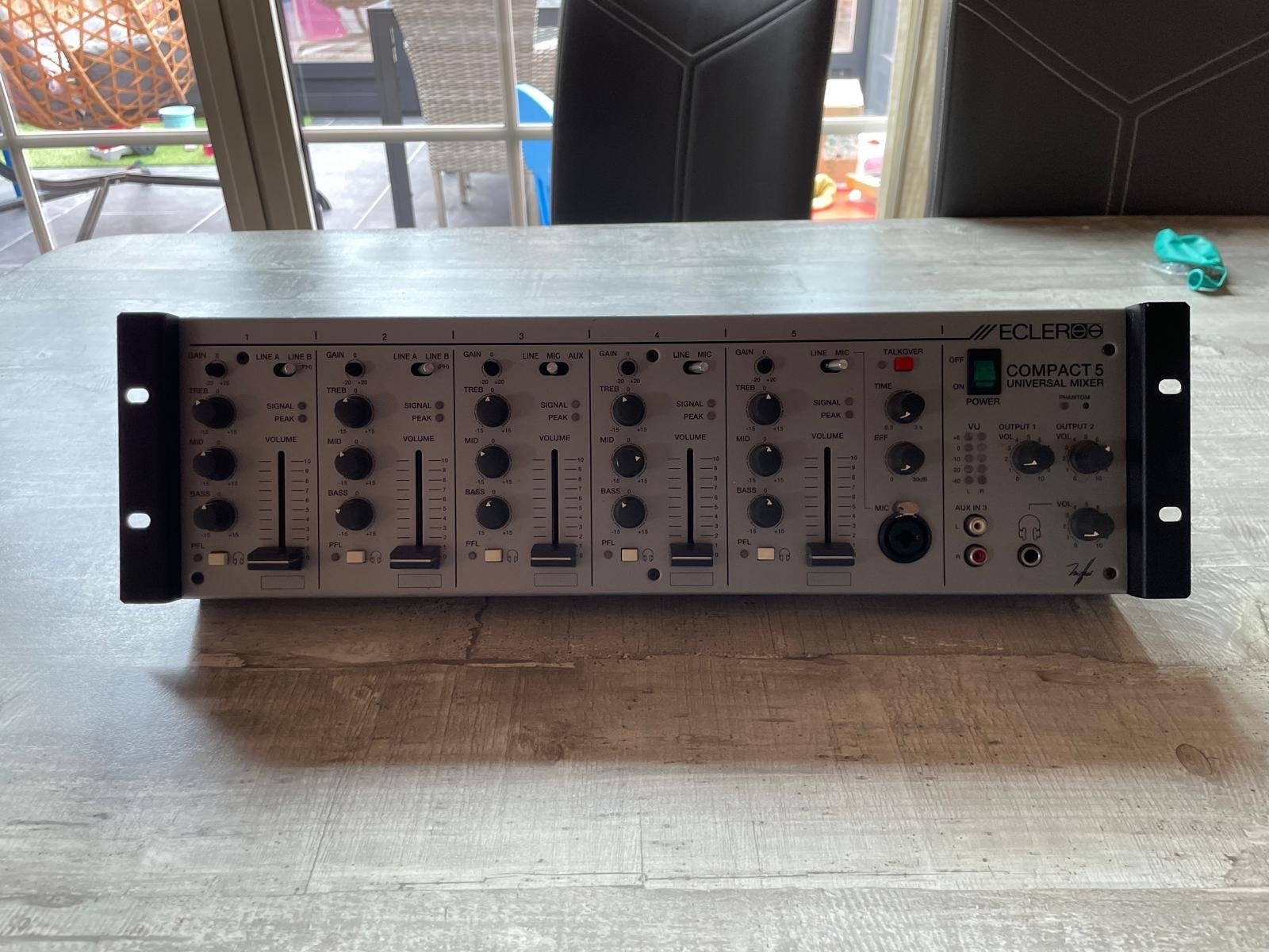 Ecler Compact 5 Universal Mixer - Nieuwstaat, Topkwaliteit, Ophalen, Zo goed als nieuw, Minder dan 5 kanalen, Microfooningang