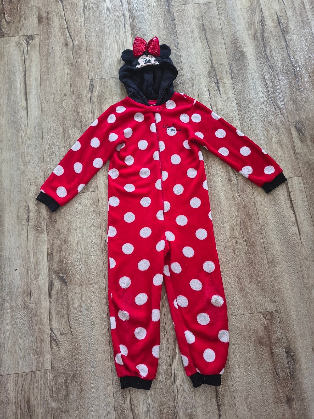 Prachtige rood witte stippen Minnie Mouse onesie, maat 134., Meisje, Onb, Ophalen of Verzenden, Onb
