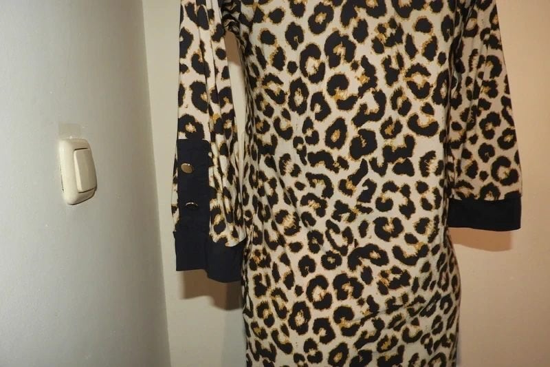 Studio Anneloes stretch jurk jaguar print gouden knopen S, Verzenden, Zo goed als nieuw, Knielengte, Maat 36 (S)