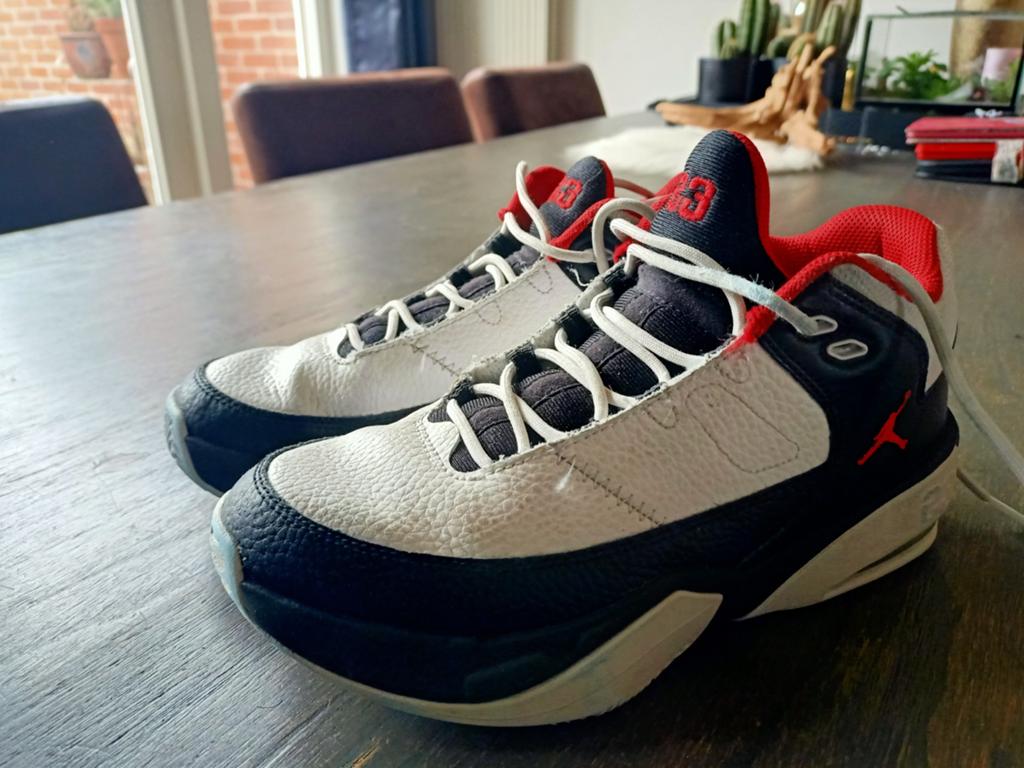 Nike Air Jordan rood wit, Kinderen en Baby's, Kinderkleding | Schoenen en Sokken, Ophalen of Verzenden, Gebruikt, Jongen of Meisje