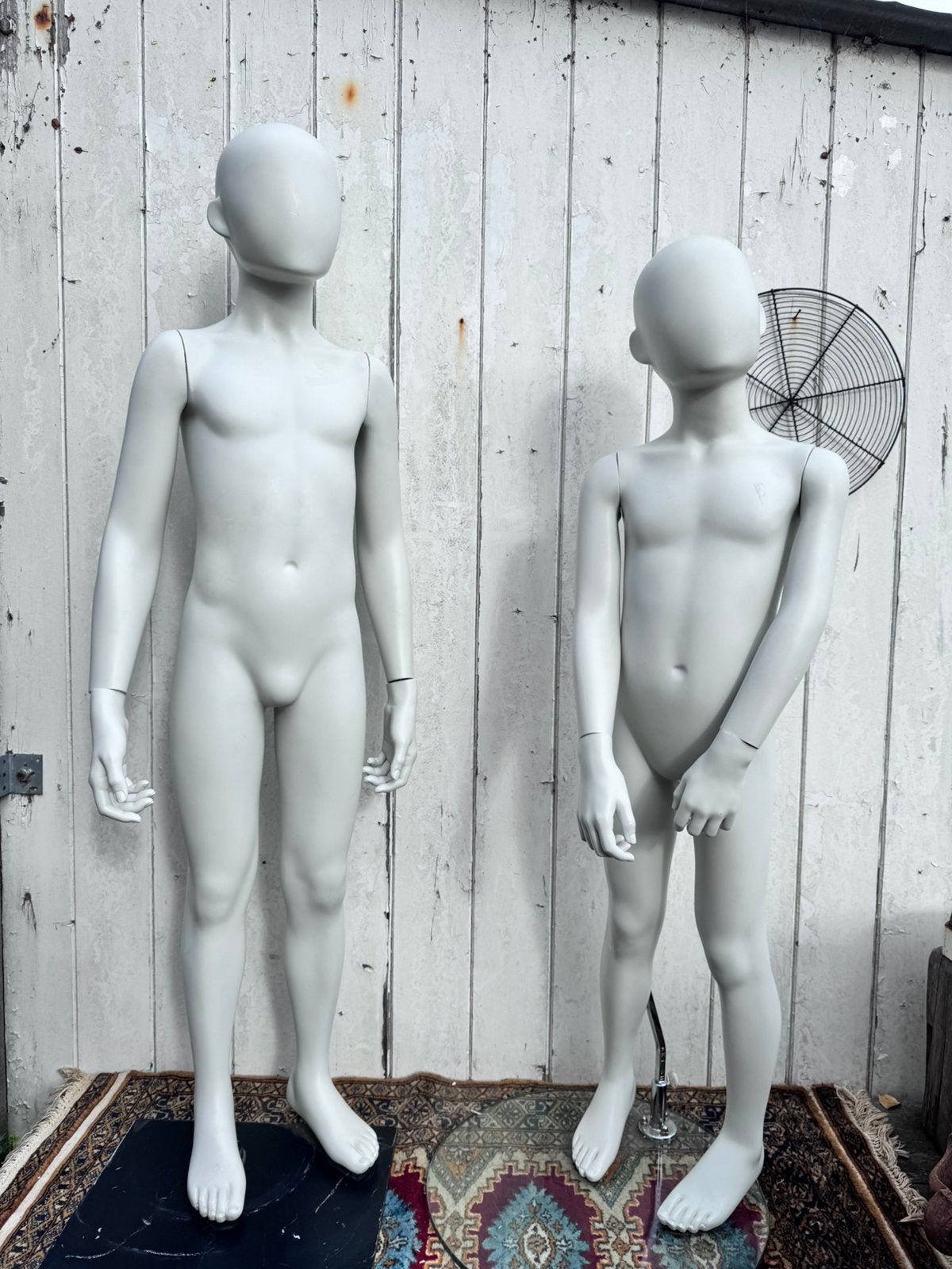 Kinder etalagepoppen mannequins, Ophalen