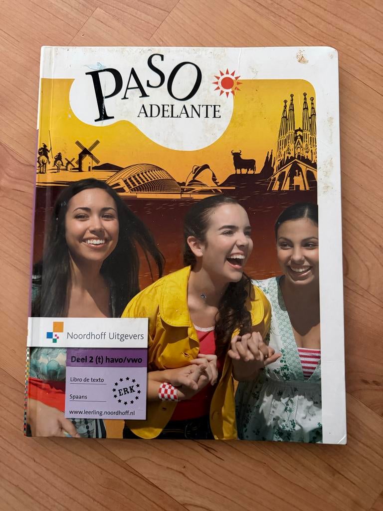 Paso Adelante Spaans boek - Deel 2 (t) havo/vwo, Boeken, Ophalen of Verzenden, Gelezen, Non-fictie