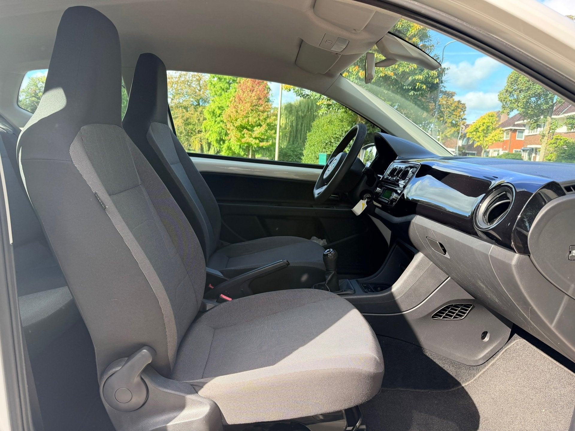 Foto 10 van Volkswagen UP! 1.0 high up! | Airco | Cruise | PDC | 2e eige