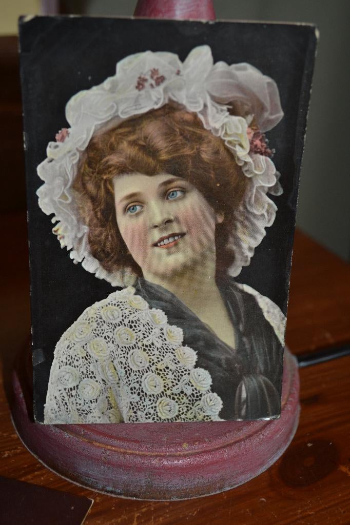frankrijk 1900 lot 4 kaarten vrouw, Ophalen of Verzenden, Voor 1920, Gelopen, Overige thema's