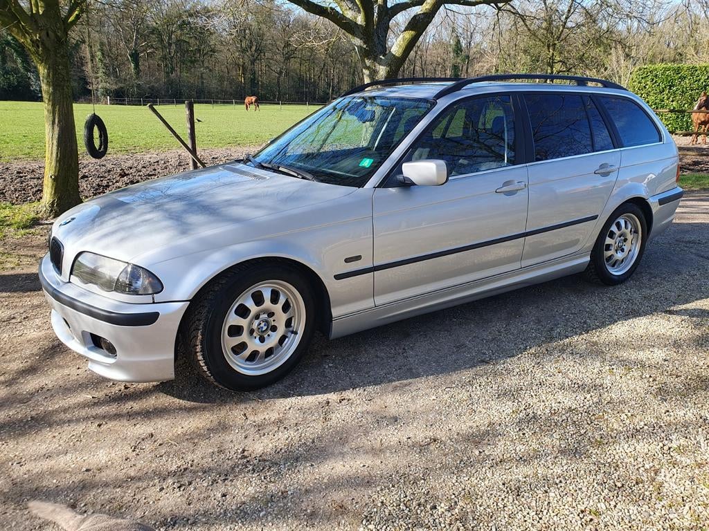 BMW 3-Serie 2.5 I 325 Touring 2001 Grijs, Auto's, Achterwielaandrijving, Zwart, 1435 kg, Leder en Stof