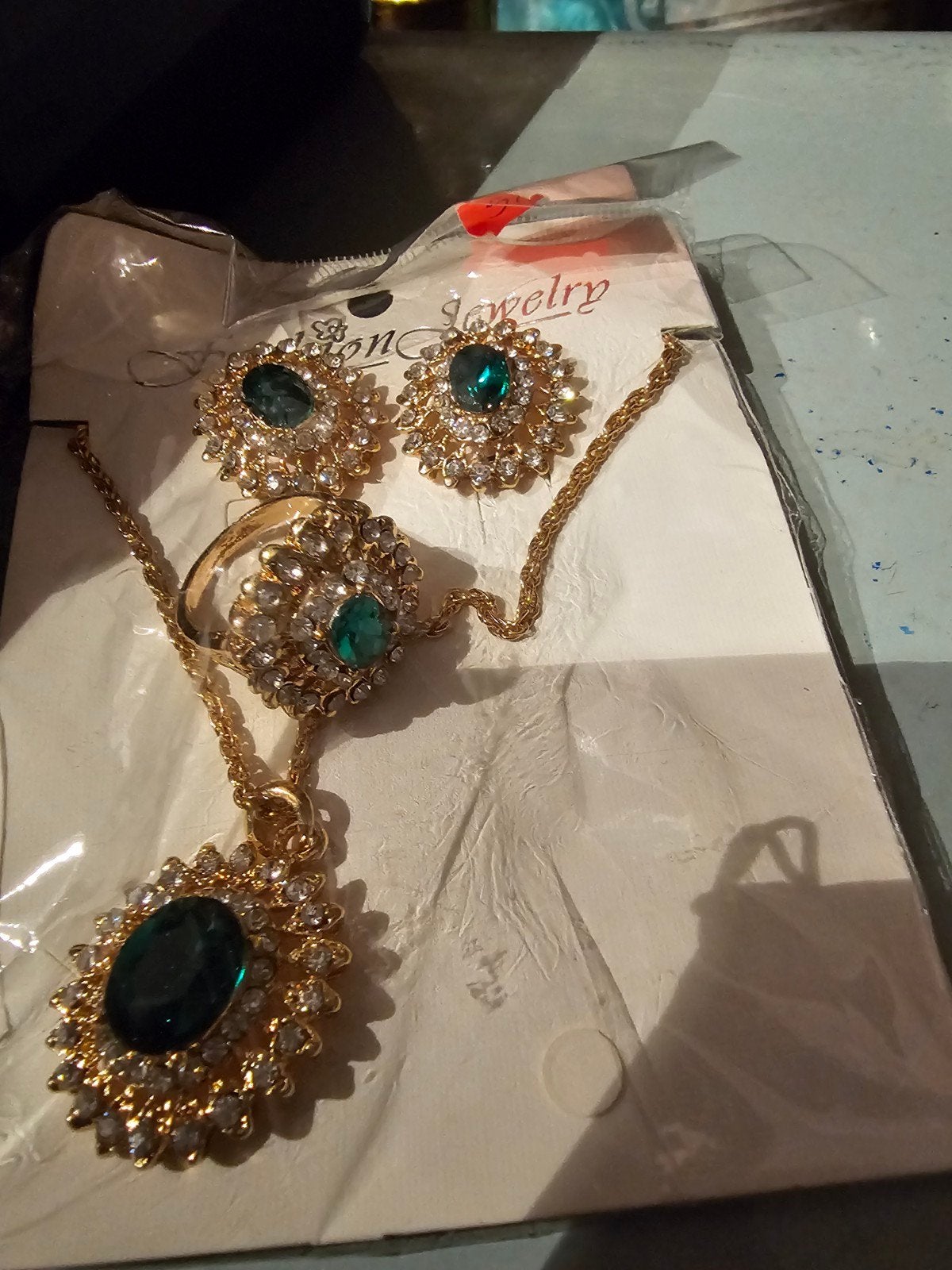 NIEUW SETJE SIERADEN, Sieraden, Tassen en Uiterlijk, Ophalen, Nieuw, Overige materialen