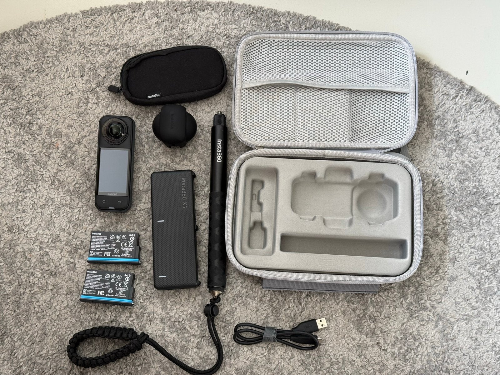 Insta360 X5 Essentials Bundle + 256GB SD kaart, Ophalen of Verzenden, Zo goed als nieuw, Overige merken