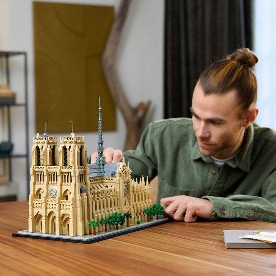 LEGO Architecture Notre-Dame van Parijs - 21061, Info@lego.com, Lego, Ophalen of Verzenden, Zo goed als nieuw
