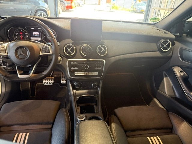 Mercedes-Benz A-klasse 180 Edition Sport AMG Pano|Navi|Camer, Auto's, Gebruikt, 4 cilinders, 1595 cc, Geïmporteerd