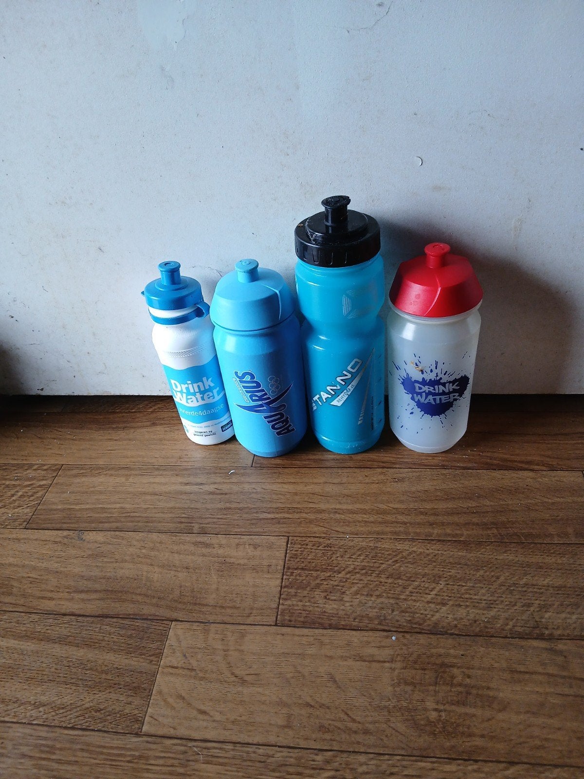 Set van 4 bidons voor sport en dagelijks gebruik, Ophalen of Verzenden, Gebruikt