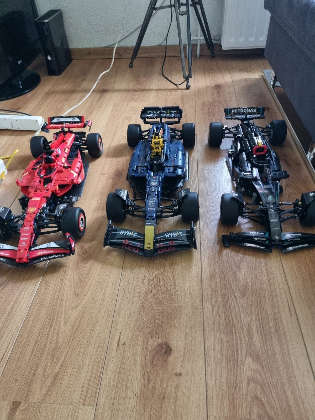 Formule 1 auto's 1:8 Mercedes, Ferrari  Redbulli, Ophalen of Verzenden, Zo goed als nieuw, Overige merken
