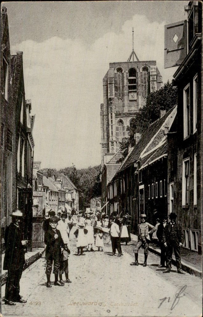 Leeuwarden - Torenstraat - Straat met toren, Ophalen of Verzenden, Voor 1920, Gelopen, Friesland