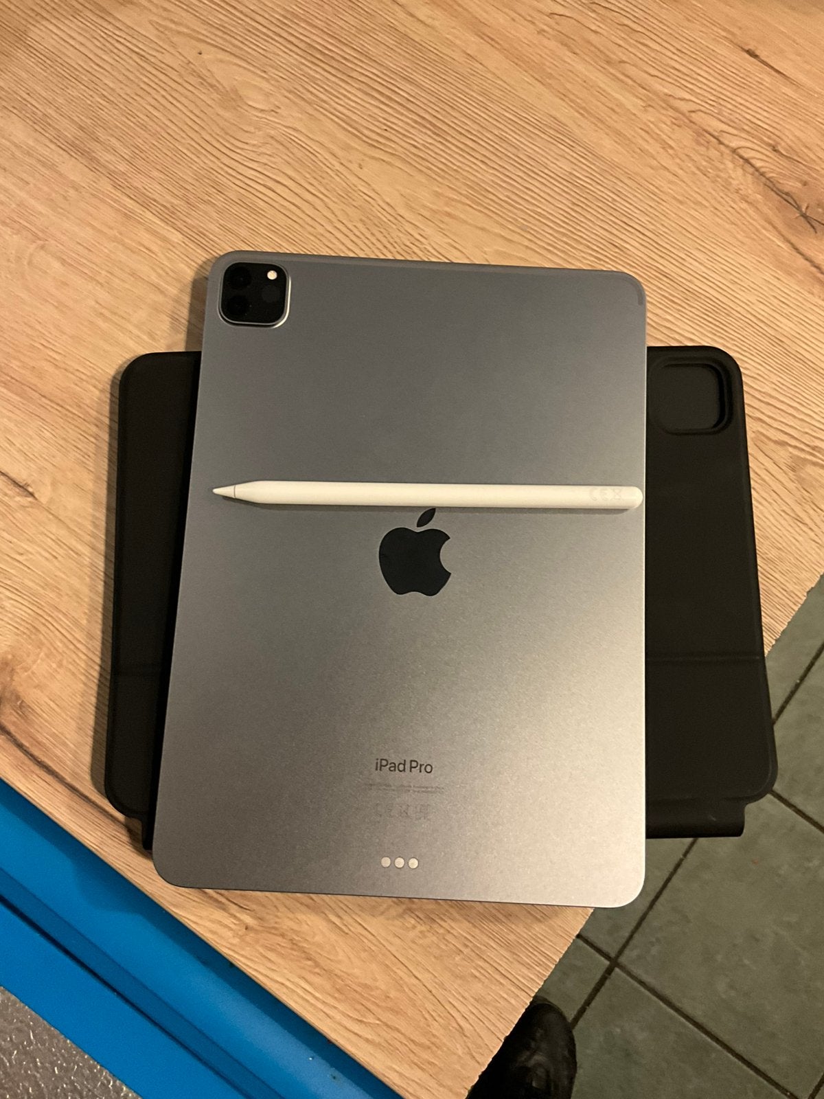 Ipad pro 11 inch 4e 2022 m2 + keyboard + apple pencil, Computers en Software, Apple iPads, 11 inch, Ophalen of Verzenden, Zo goed als nieuw