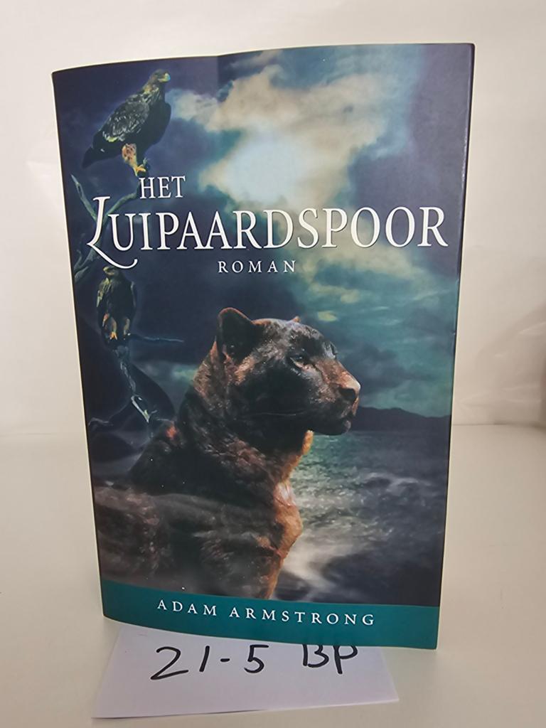 Het Luipaardspoor - Roman van Adam Armstrong, Ophalen of Verzenden, Zo goed als nieuw, Adam Armstrong, Europa overig