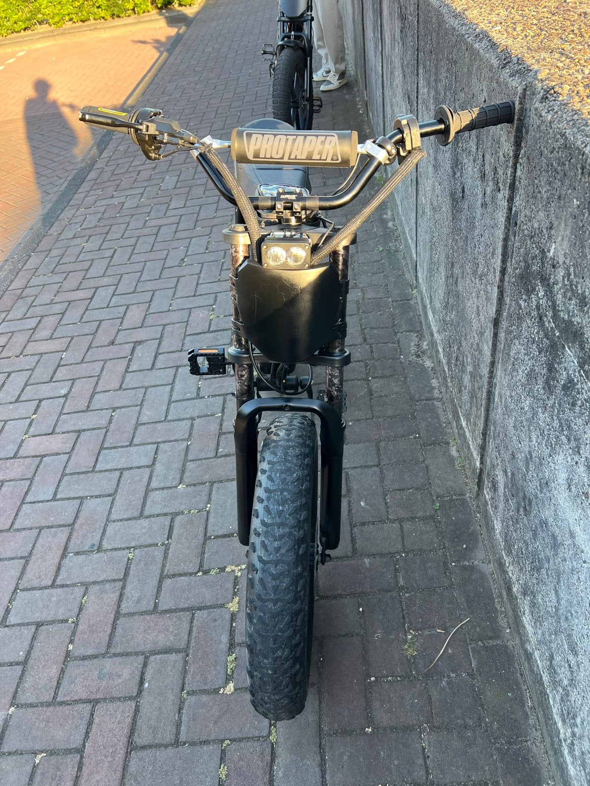 Fatbike V8 750W motor, opvoerbaar, custom stuur, piepsysteem, Fietsen en Brommers, Elektrische fietsen, Gebruikt, Overige merken
