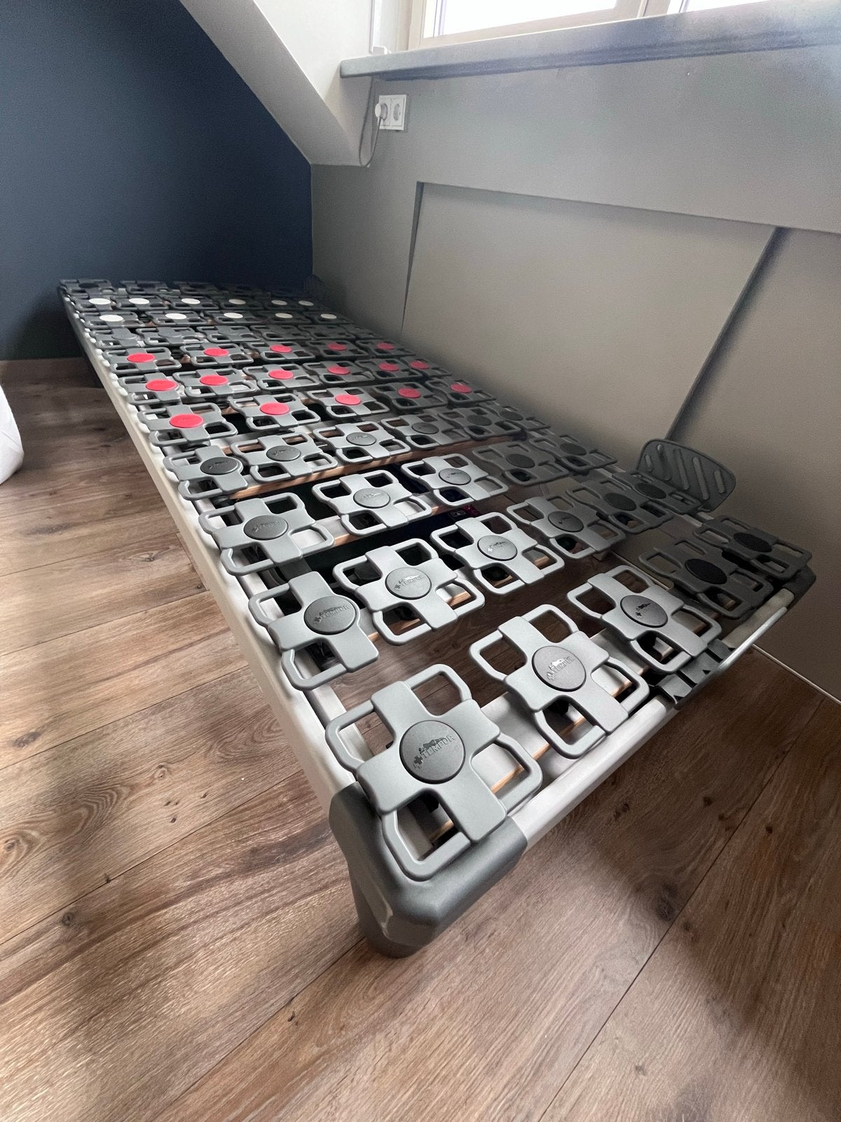 Elektrisch verstelbare lattenbodem 90x200 cm van Tempur, Ophalen, Gebruikt, 90 cm, Eenpersoons