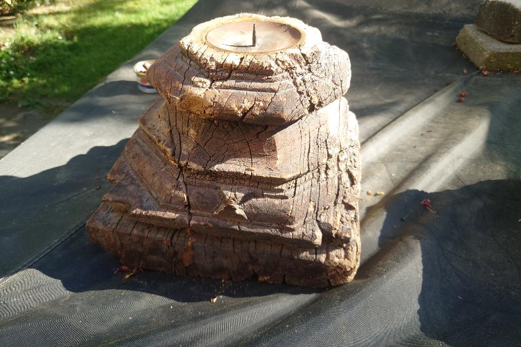 Heel oude houten kandelaar vanuit Indiase Buddhist tempel, Ophalen of Verzenden, Overige materialen