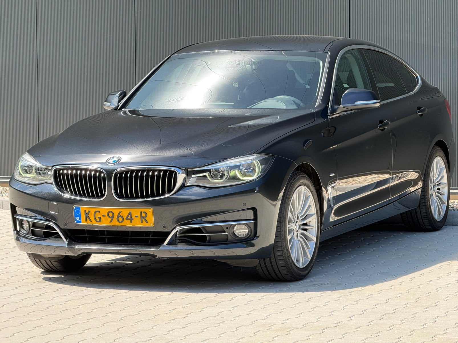 BMW 3-Serie GT 320i F34 184pk Zwart LCI MOD2017 NAP, Auto's, BMW, Automaat, 1998 cc, Achterwielaandrijving, 4 cilinders