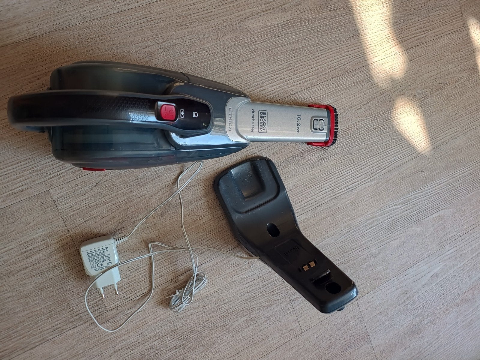 Black+Decker Kruimeldief 16.2Wh met Oplaadstation, Overige merken, Gebruikt, Kruimeldief, Ophalen of Verzenden
