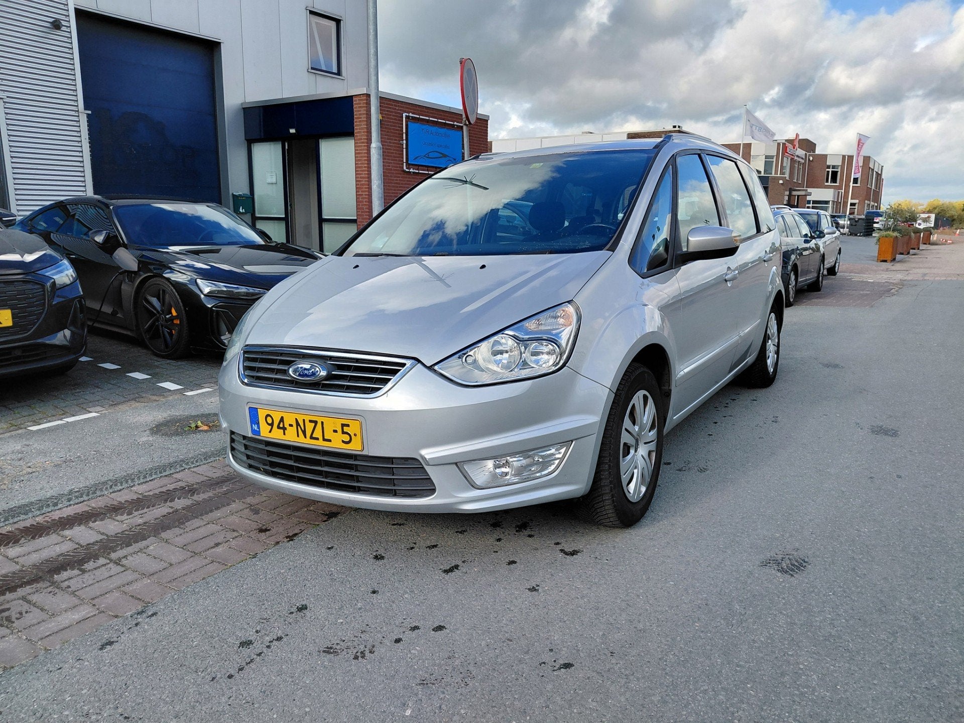 Ford Galaxy 2.0 Trend Airco Ecc 7 Pers zeer goed onderhouden, Auto's, Voorwielaandrijving, Euro 5, Stof, Gebruikt