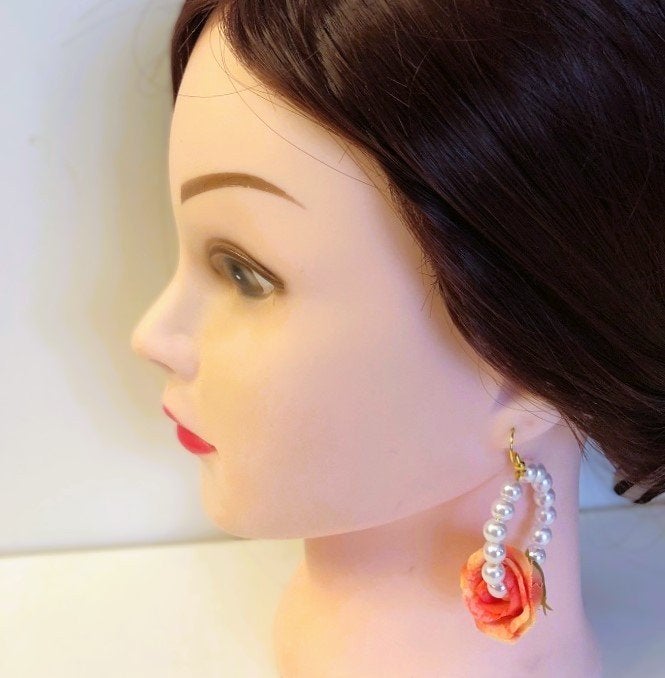 Oorhangers roos oranje  - handmade victorian vintage parels, Overige materialen, Hangers, Verzenden, Nieuw