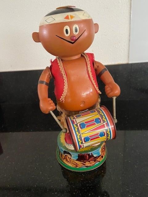 Ernie The Drumming Indian tin battery opp.TN Japan jaren '60, Antiek en Kunst, Ophalen of Verzenden