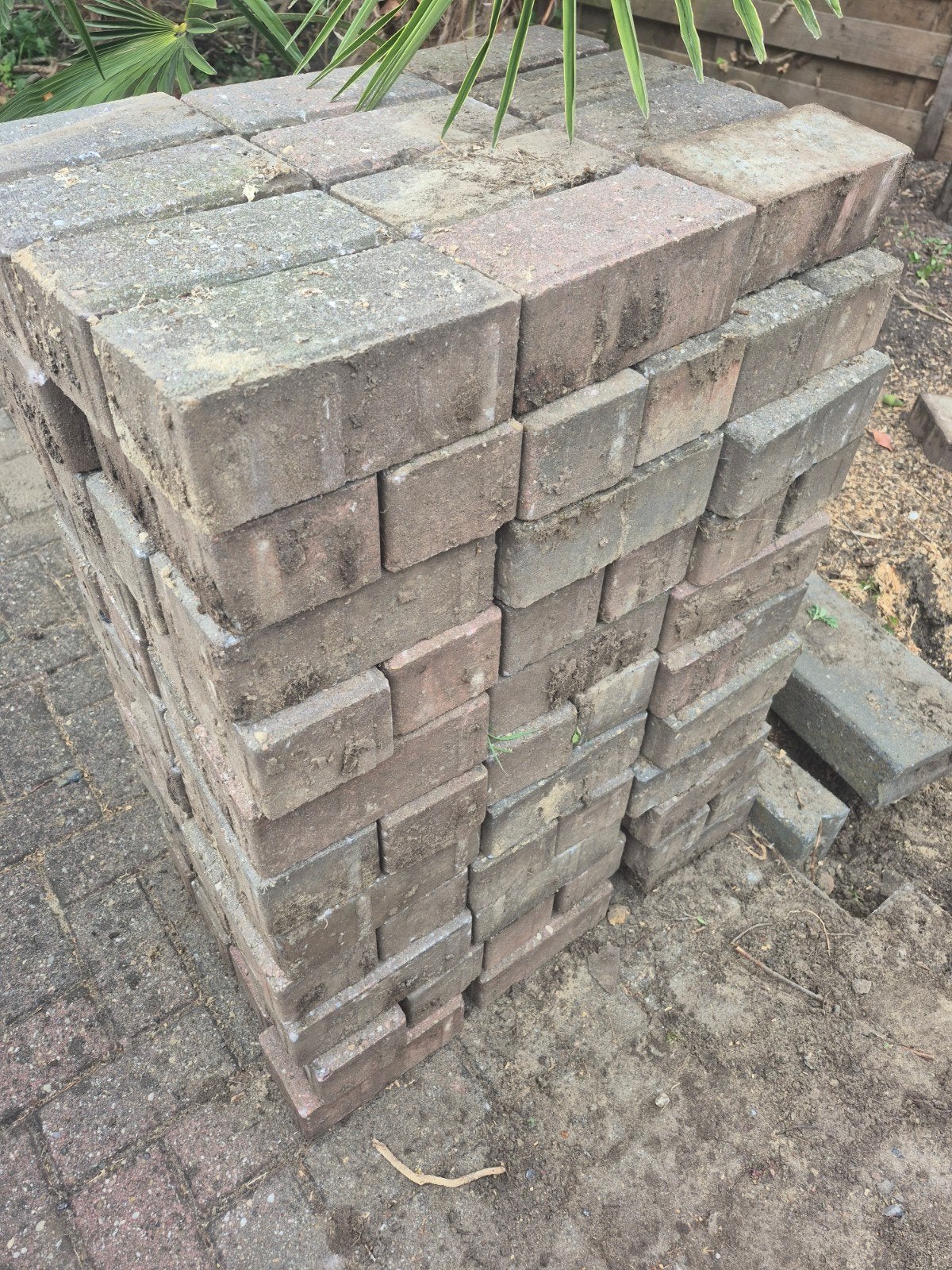 GRATIS Betonklinkers - 60 m², Ophalen, Gebruikt, Klinkers, 10 m² of meer
