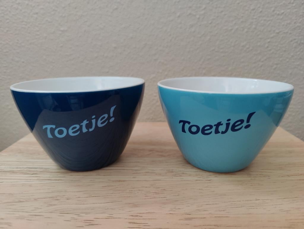 Twee vintage dessertschaaltjes, in blauw, van Friesche vlag, Huis en Inrichting, Keuken | Servies, Verzenden, Zo goed als nieuw