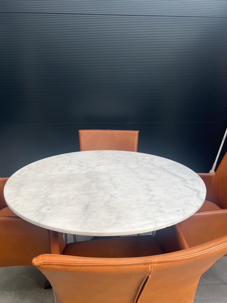 Ronde tafel met 4 leren stoelen, Ophalen of Verzenden, Gebruikt, Zwart, Vier